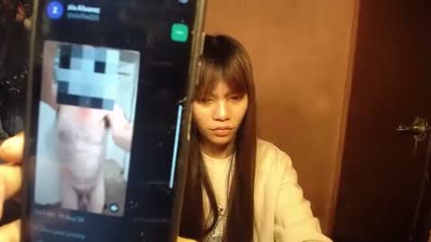 Snapshot of innocent_lover_ziaxx chatting on 05/17/26, 11:45 your zia online show from 05/17/26, 11:45