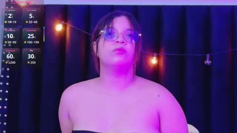 innocenthazel online show from 11/02/25, 12:18