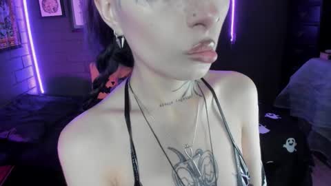 Snapshot of insania_999 chatting on 11/06/25, 05:36 SANIA online show from 11/06/25, 05:36