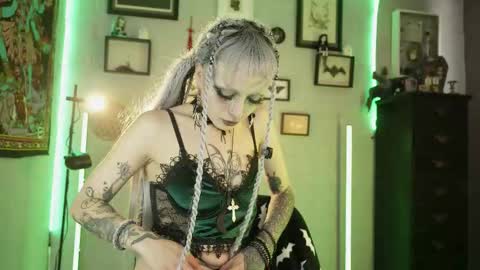 Snapshot of insania_999 chatting on 02/13/26, 04:14 SANIA online show from 02/13/26, 04:14