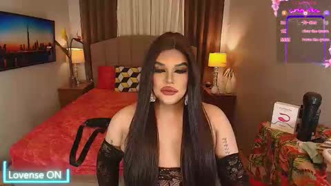 Snapshot of insatiablesexqueen chatting on 11/28/25, 04:48 tasha online show from 11/28/25, 04:48