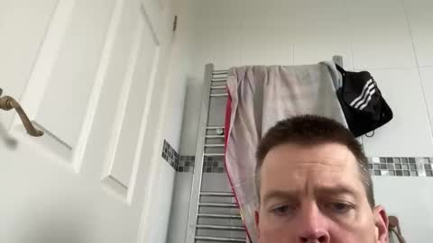 Snapshot of interestedhun chatting on 10/17/25, 10:18 InterestedHun online show from 10/17/25, 10:18