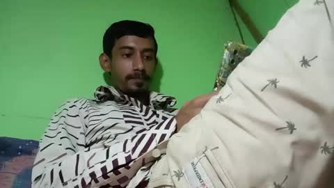 interne8famous online show from 10/01/25, 06:03