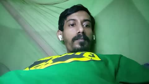 interne8famous online show from 10/31/25, 12:17