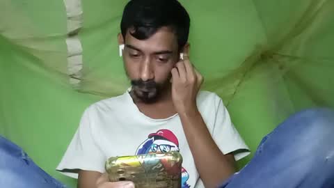 interne8famous online show from 12/18/25, 01:17