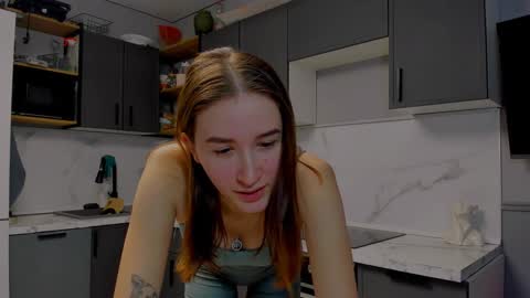 Snapshot of internetsexplorer chatting on 12/08/24, 10:36 Bernadette  Join  online show from 12/08/24, 10:36