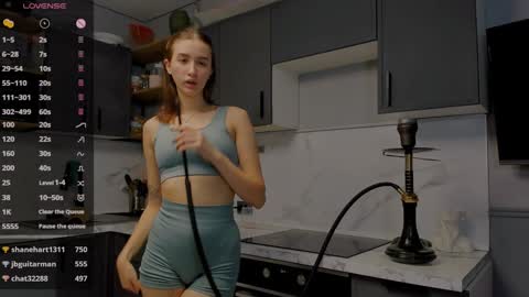 Snapshot of internetsexplorer chatting on 12/09/24, 01:40 Bernadette  Join  online show from 12/09/24, 01:40