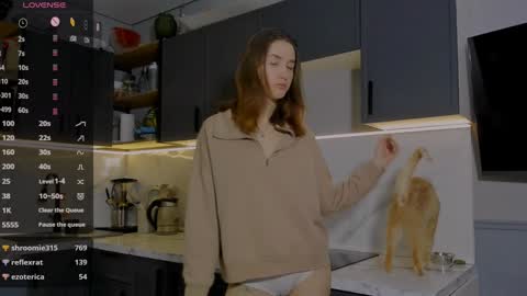 Snapshot of internetsexplorer chatting on 12/14/24, 01:06 Bernadette  Join  online show from 12/14/24, 01:06