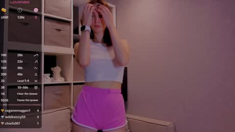 Snapshot of internetsexplorer chatting on 12/22/24, 03:11 Bernadette  Join  online show from 12/22/24, 03:11