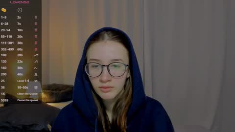 Snapshot of internetsexplorer chatting on 01/29/25, 05:40 Bernadette  Join  online show from 01/29/25, 05:40