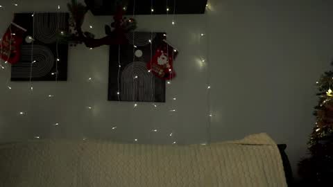 Ellie online show from 12/23/24, 05:11