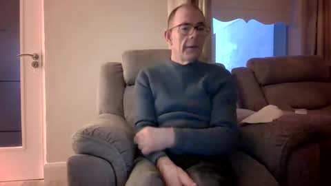 inthemood63 online show from 12/16/25, 04:34