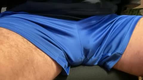 Snapshot of intressiert chatting on 11/13/25, 05:23 intressiert online show from 11/13/25, 05:23