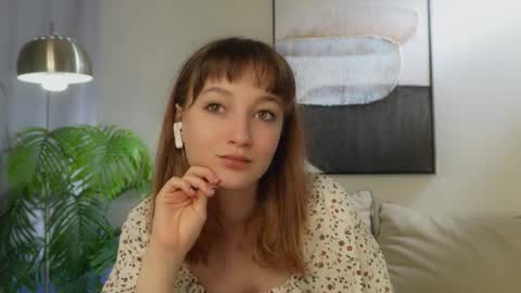 invokersgirl online show from 09/18/25, 02:52