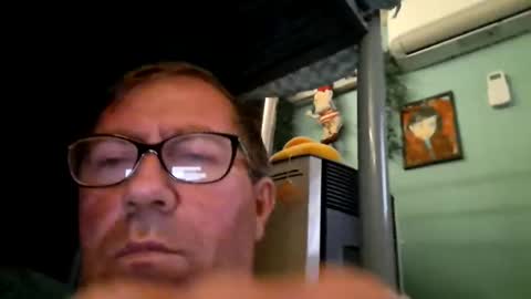 Snapshot of ioanamihaii chatting on 05/03/26, 08:37 Mihai online show from 05/03/26, 08:37