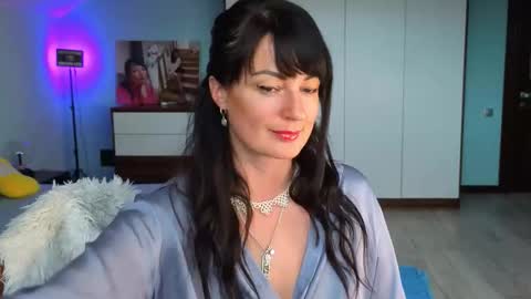 Snapshot of iracherrynow chatting on 11/10/25, 12:48 iracherrynow online show from 11/10/25, 12:48