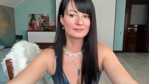 Snapshot of iracherrynow chatting on 01/11/26, 09:36 iracherrynow online show from 01/11/26, 09:36