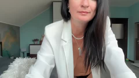 Snapshot of iracherrynow chatting on 06/04/26, 08:20 iracherrynow online show from 06/04/26, 08:20