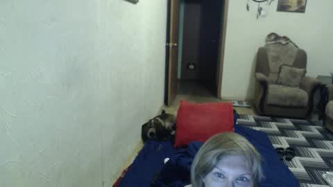 Snapshot of irenalegs chatting on 12/22/25, 05:48 irenalegs online show from 12/22/25, 05:48