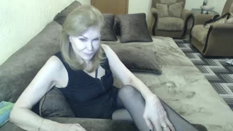Snapshot of irenalegs chatting on 01/06/26, 07:01 irenalegs online show from 01/06/26, 07:01
