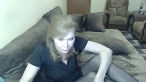 Snapshot of irenalegs chatting on 01/10/26, 08:38 irenalegs online show from 01/10/26, 08:38