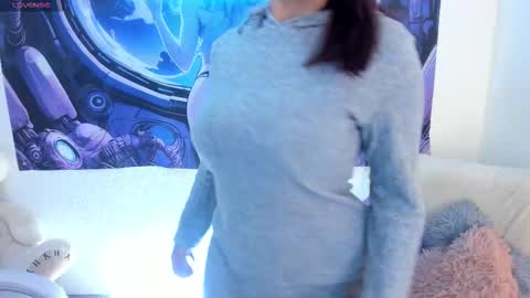 Irene Casas online show from 10/23/25, 02:55