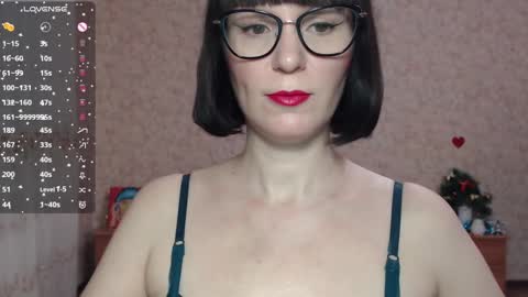 IrenLarasani online show from 12/27/24, 06:14