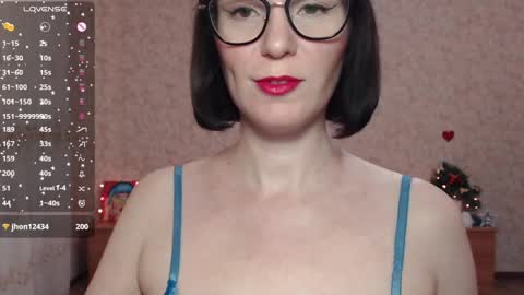 IrenLarasani online show from 12/31/24, 09:21