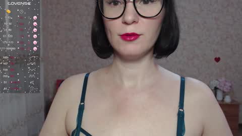 IrenLarasani online show from 09/26/25, 06:39