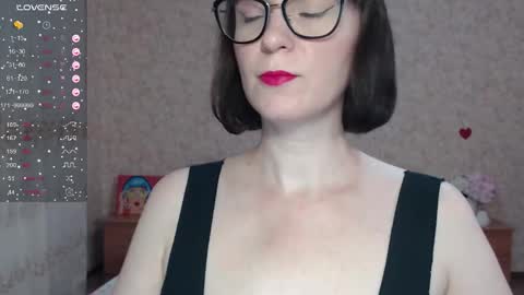 IrenLarasani online show from 10/03/25, 07:05