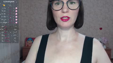 IrenLarasani online show from 10/13/25, 06:02