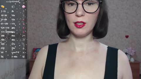 IrenLarasani online show from 10/30/25, 09:22