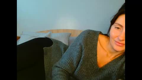irina online show from 11/19/25, 10:48