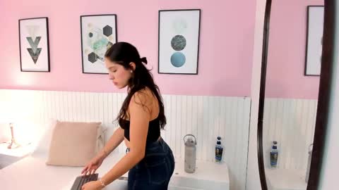 Snapshot of irina_smile chatting on 10/10/25, 11:31 IRINA online show from 10/10/25, 11:31