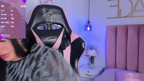 Snapshot of irinasilver chatting on 10/12/25, 01:43 Irina Silver cami online show from 10/12/25, 01:43