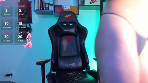 Snapshot of irirs_sex chatting on 09/19/25, 08:31 IrisVianca online show from 09/19/25, 08:31