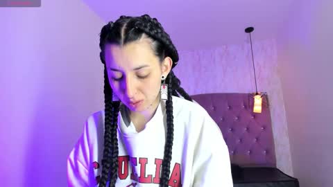 iris_77 online show from 12/03/25, 12:36