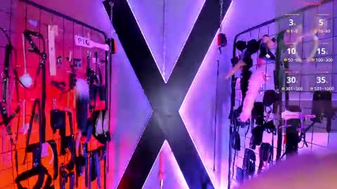 Snapshot of iris_cinthia_bdsm chatting on 06/13/26, 03:04 iris_cinthia_bdsm online show from 06/13/26, 03:04