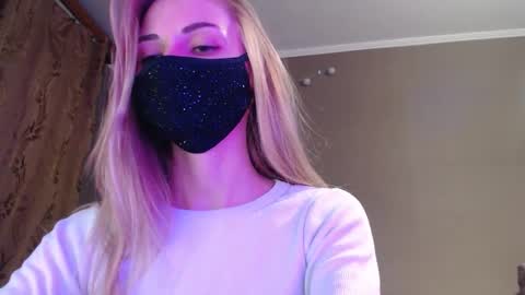 Snapshot of iris_lave chatting on 09/26/25, 04:11 Lily online show from 09/26/25, 04:11