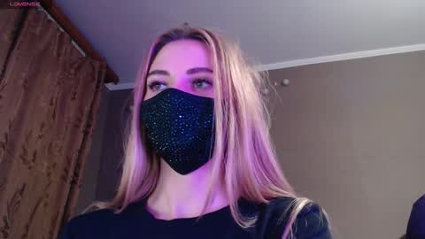 Snapshot of iris_lave chatting on 10/30/25, 08:09 Lily online show from 10/30/25, 08:09