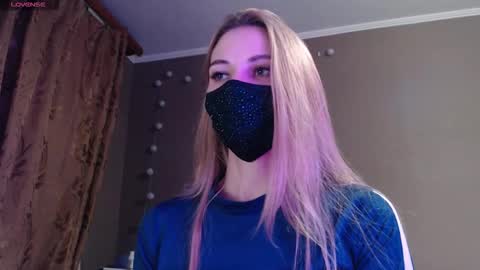 Snapshot of iris_lave chatting on 10/31/25, 04:52 Lily online show from 10/31/25, 04:52