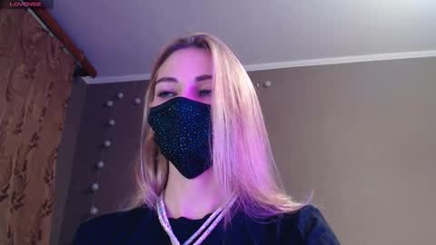 Snapshot of iris_lave chatting on 11/01/25, 04:31 Lily online show from 11/01/25, 04:31