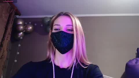 Snapshot of iris_lave chatting on 11/06/25, 05:58 Lily online show from 11/06/25, 05:58