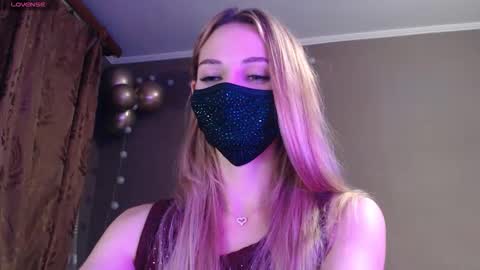 Snapshot of iris_lave chatting on 11/07/25, 06:19 Lily online show from 11/07/25, 06:19