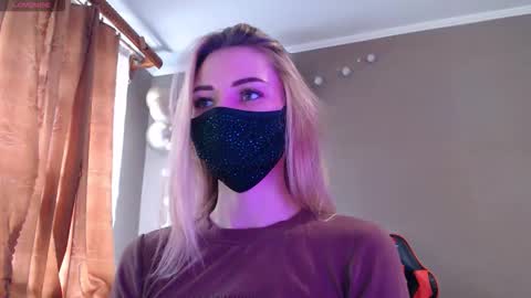 Snapshot of iris_lave chatting on 11/13/25, 12:04 Lily online show from 11/13/25, 12:04