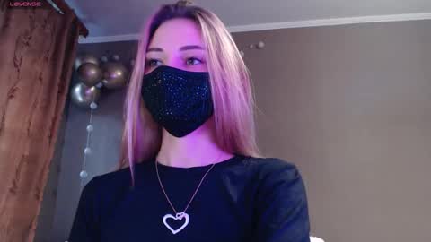 Snapshot of iris_lave chatting on 11/22/25, 02:16 Lily online show from 11/22/25, 02:16