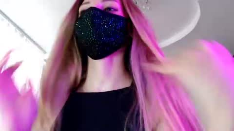 Lily online show from 06/09/26, 03:45