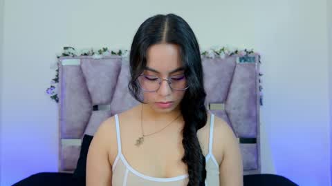 Snapshot of iris_mandarinne chatting on 11/02/25, 07:27 Iris online show from 11/02/25, 07:27