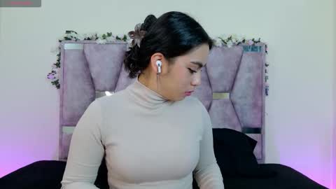 Snapshot of iris_mandarinne chatting on 11/08/25, 06:40 Iris online show from 11/08/25, 06:40