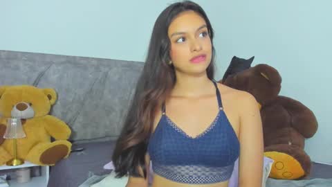 iris felix  online show from 02/02/25, 11:11